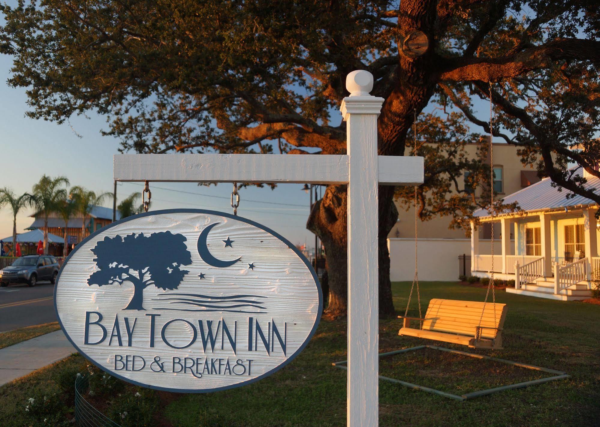 Bay Town Inn Бей-Сент-Луис Экстерьер фото